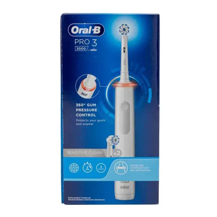 Braun Oral-B PRO 3 3000 mit 2 Sensitive Clean Aufsteckbürsten, weiß